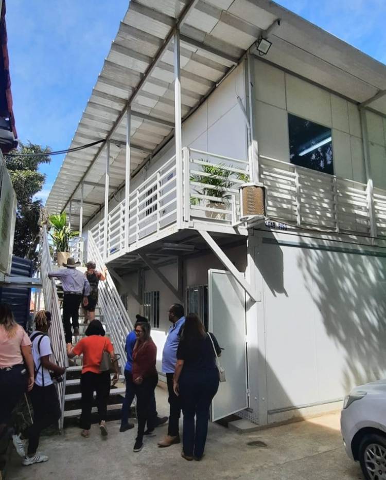 PRATICIDADE e CUSTO/BENEFÍCIO – Guerreiro visita escolas construída com sistemas modernos