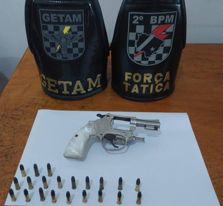 Polícia Militar apreende arma de fogo e prende autores de porte ilegal em Três Lagoas