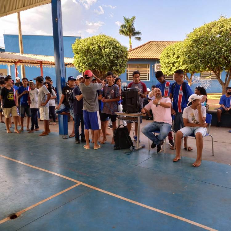 Escola Municipal Parque São Carlos realiza torneio interclasse em comemoração ao dia do estudante