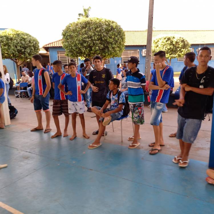 Escola Municipal Parque São Carlos realiza torneio interclasse em comemoração ao dia do estudante