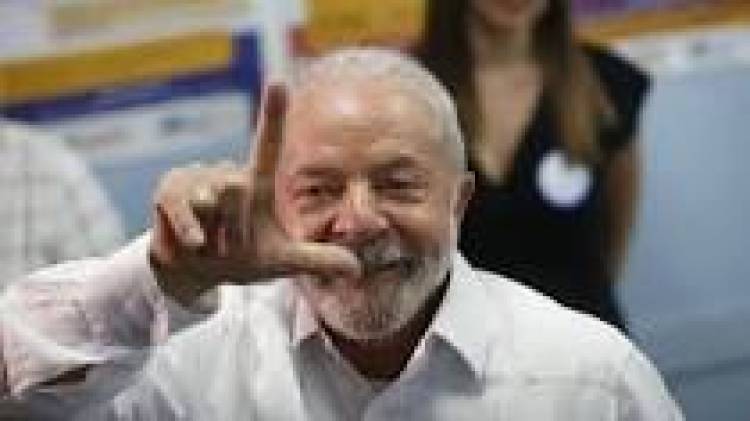 Deputado propõe tirar armas de seguranças de Lula e ministros