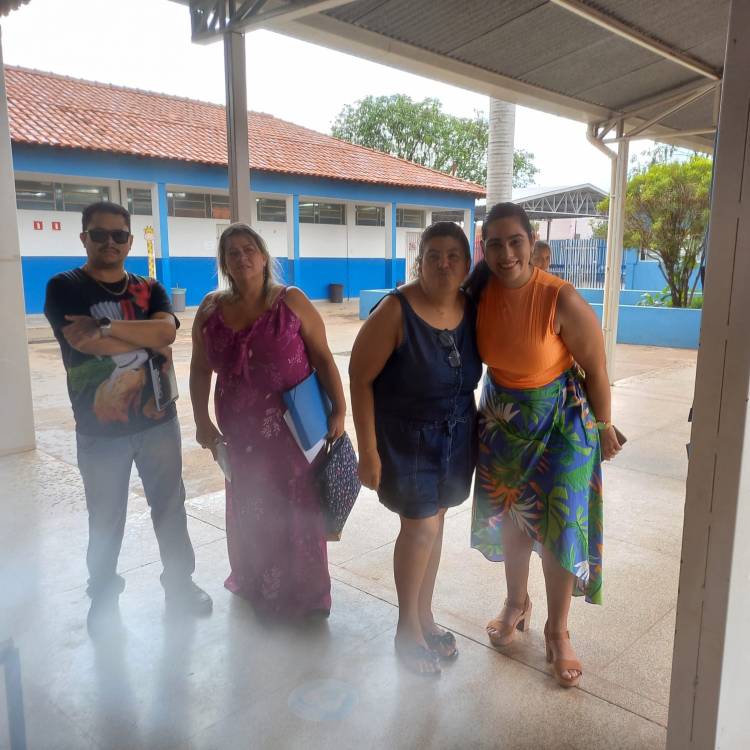 Banda Marcial Cristo Redentor faz apresentação especial em dia de reunião de pais e mestres na Escola Municipal Parque São Carlos