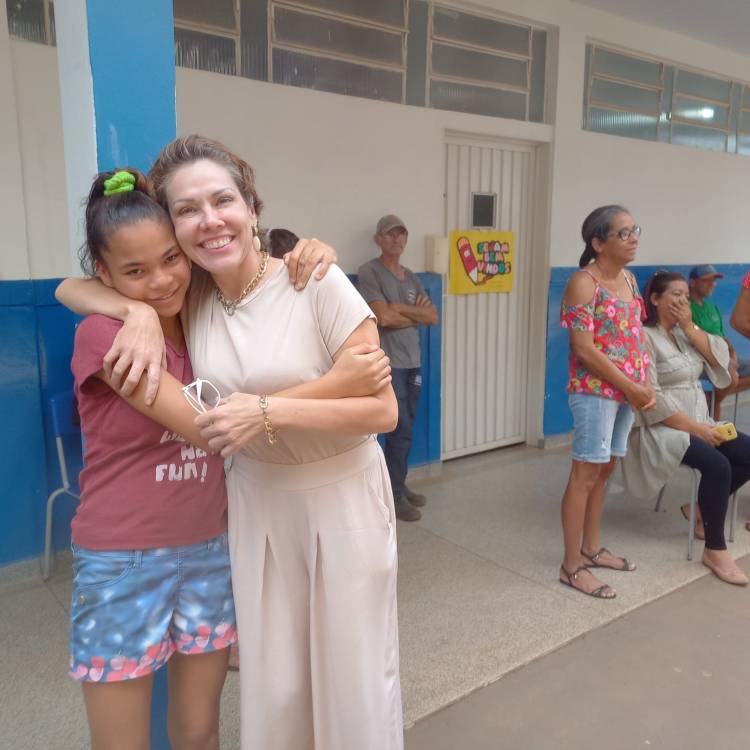 Banda Marcial Cristo Redentor faz apresentação especial em dia de reunião de pais e mestres na Escola Municipal Parque São Carlos