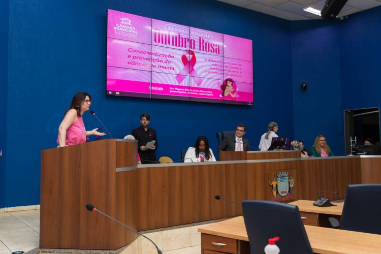  Outubro Rosa: médica destaca que prevenção, apoio e quebra de mitos são fundamentais para combater o câncer de mama