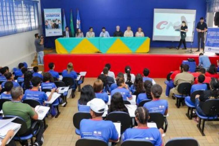 Com a presença de autoridades, começou nesta quinta-feira (19) a Conferência Municipal da Juventude