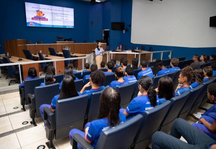 Alunos da Banda Cristo Redentor participam do projeto Visita Guiada