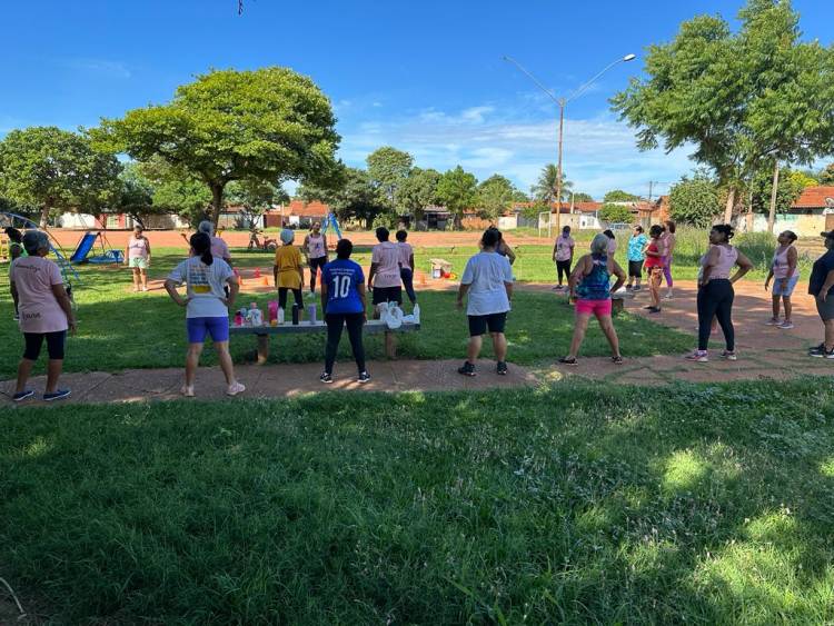 O projeto “NOZE - GINASTICAS COM AS MENINAS" leva saúde aos idosos da Vila Piloto