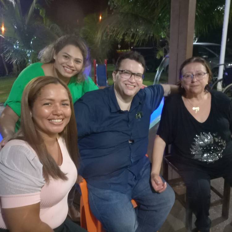 Profª Simônia Costa celebra aniversario com amigos no  Rancho da família 