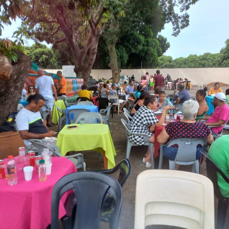 Paróquia de Santa Luzia comemora Jubileu de Diamante com mega churrasco de manta