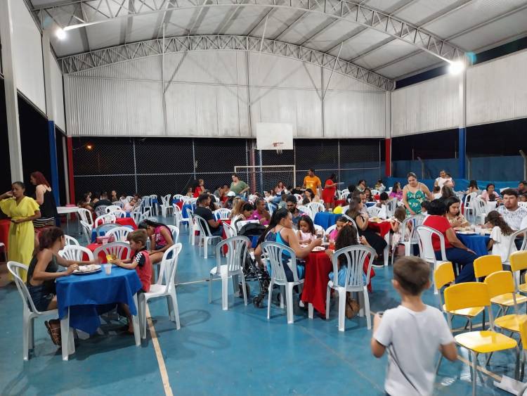 Diretora Nádia Silva Lima resgata Projeto de formatura dos estudantes na Escola Municipal Parque São Carlos