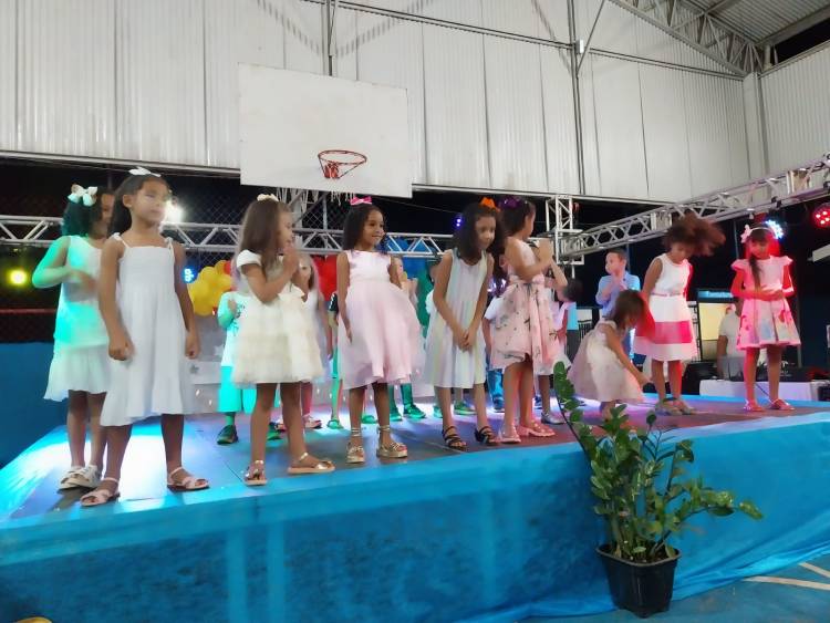 Diretora Nádia Silva Lima resgata Projeto de formatura dos estudantes na Escola Municipal Parque São Carlos