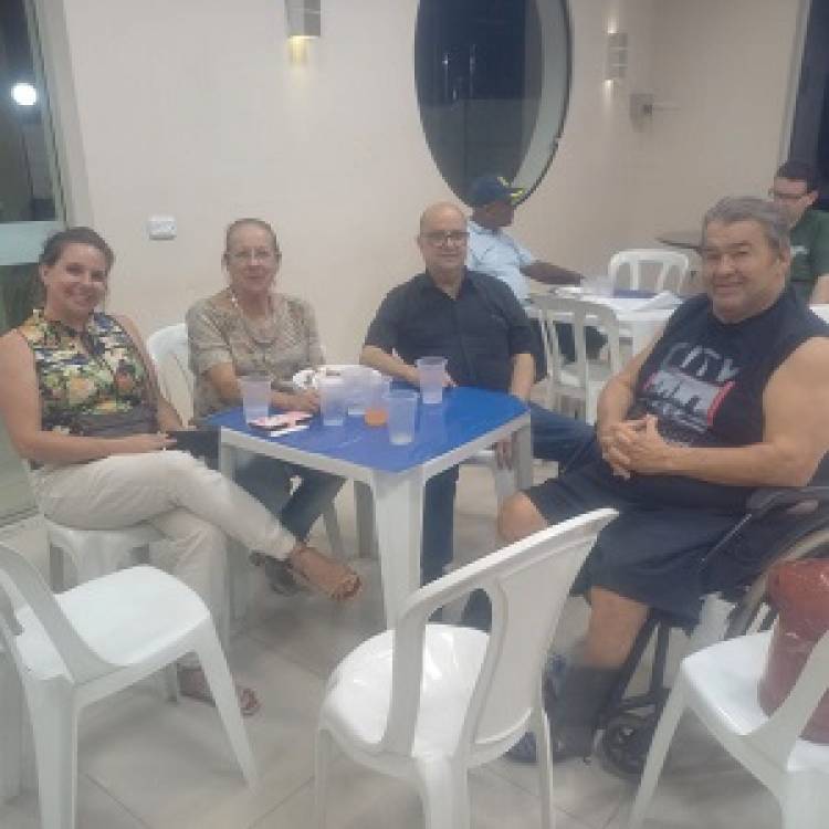 Amigos surpreendem  e realizam festa de aniversário do Dr. Ruy Costa Neto, Luciana Pedroso Costa e Sebastião Costa