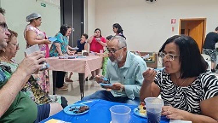 Amigos surpreendem  e realizam festa de aniversário do Dr. Ruy Costa Neto, Luciana Pedroso Costa e Sebastião Costa