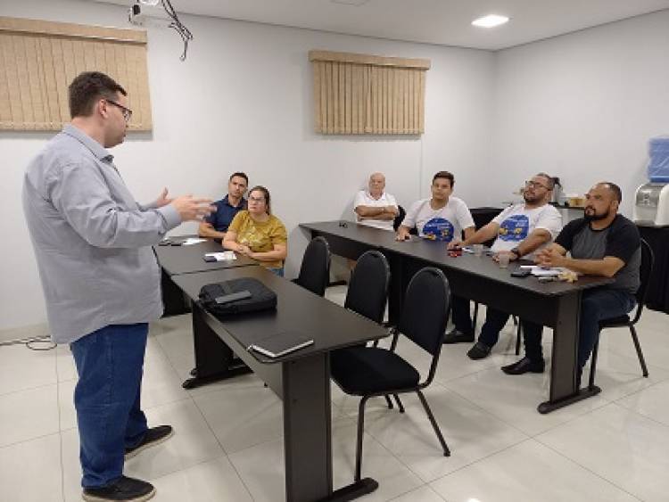 Dr. Ruy Costa Pré candidato a prefeito de Três Lagoas e Presidente do DC 27 - DEMOCRACIA CRISTÃ realiza reunião com pré candidatos a vereadores  