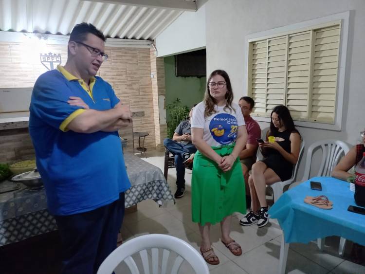 Alline Costa oficializa pré campanha a vereadora junto aos familiares com a presença do pré candidato  a prefeito Dr. Ruy Costa 