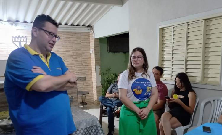 Alline Costa oficializa pré campanha a vereadora junto aos familiares com a presença do pré candidato  a prefeito Dr. Ruy Costa 
