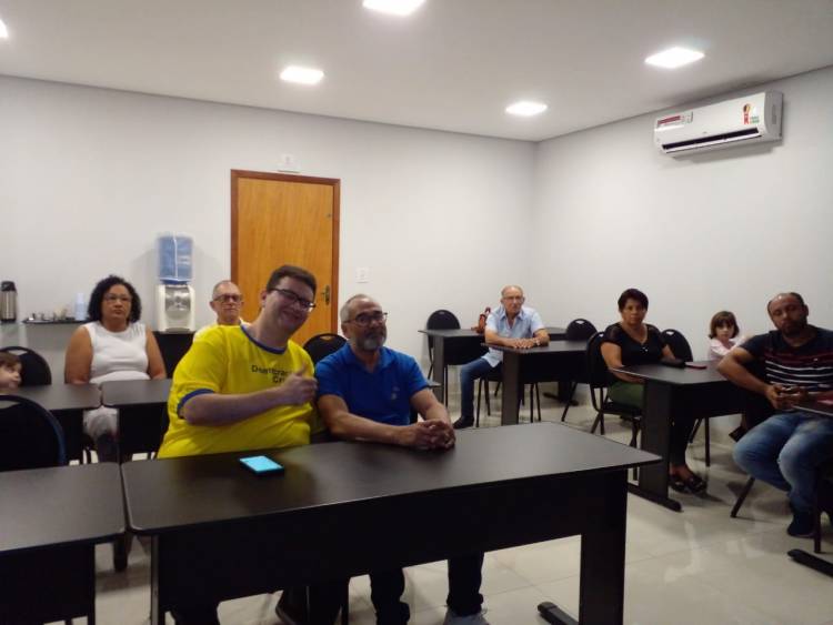 Dr. Ruy Costa visita bairros e faz reuniões com familiares de pré-candidato a vereador