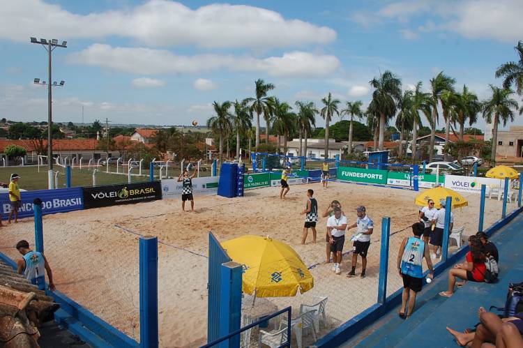 MAGDA / DAY E JEAN / ANTHONY CAMPEÕES DO GP GLÓRIA  DE DOURADOS DE VÔLEI DE PRAIA