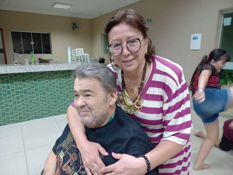 Familiares e amigos comemoram os 15 anos de Robertinho Costa