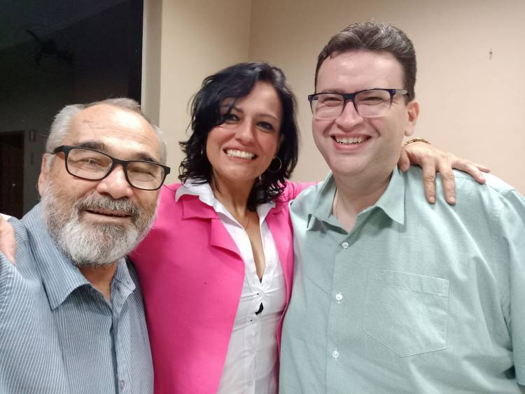 Familiares e amigos comemoram os 15 anos de Robertinho Costa