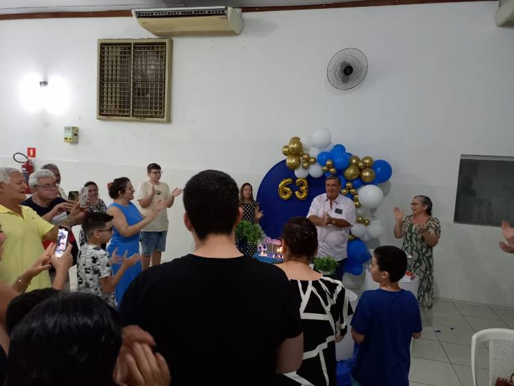 “Bastião” reúne amigos e familiares para comemorar  aniversário de 63 anos