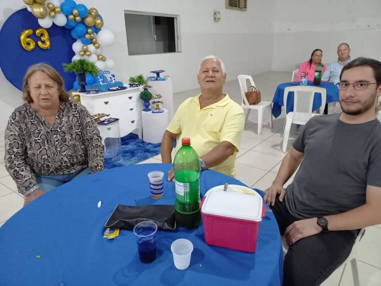 “Bastião” reúne amigos e familiares para comemorar  aniversário de 63 anos