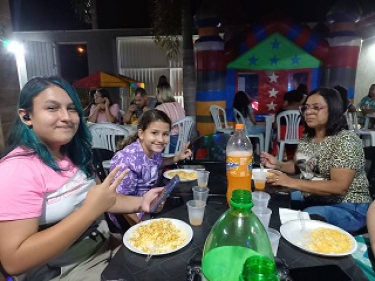Família Fajardo comemora aniversário de 04 anos de Heloísa com muita alegria