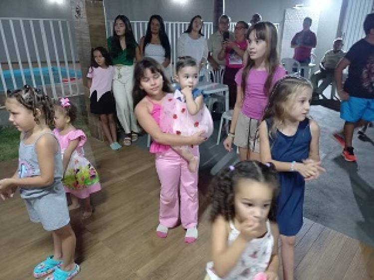 Família Fajardo comemora aniversário de 04 anos de Heloísa com muita alegria