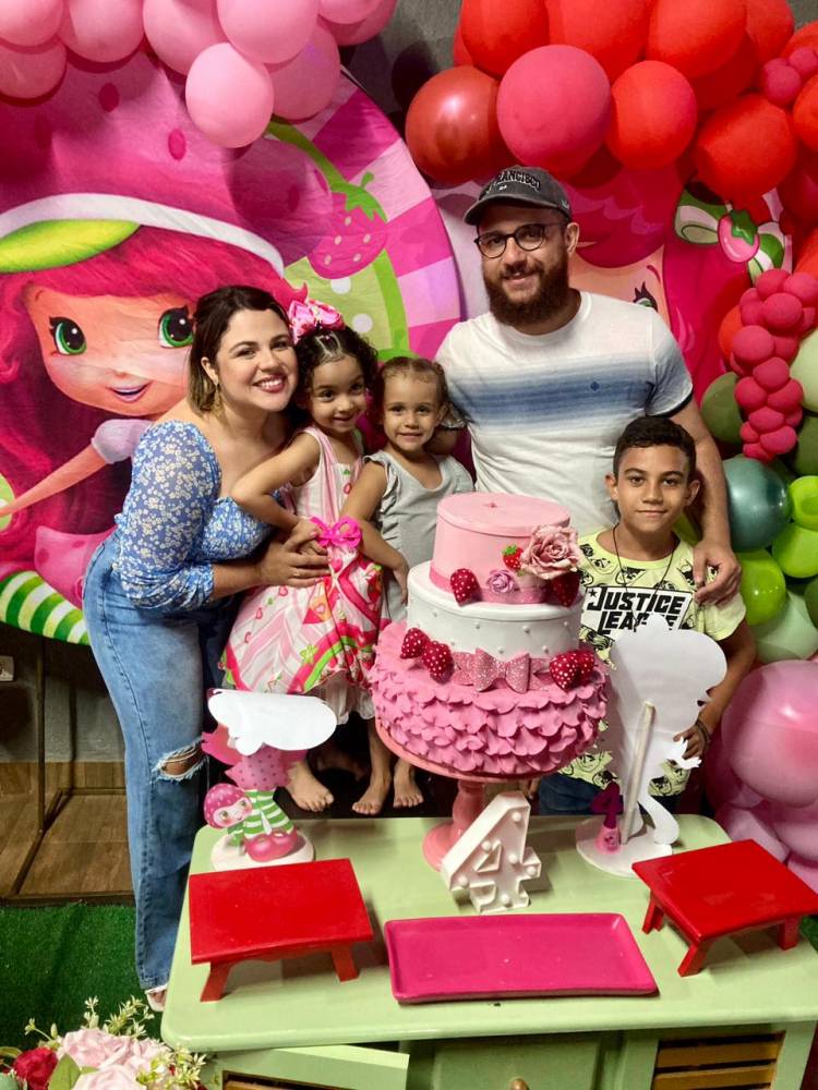 Família Fajardo comemora aniversário de 04 anos de Heloísa com muita alegria