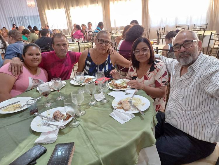 Dr. Ruy Costa e Luciana Pedroso comemoram  Bodas de Rosa – 17 anos de casados