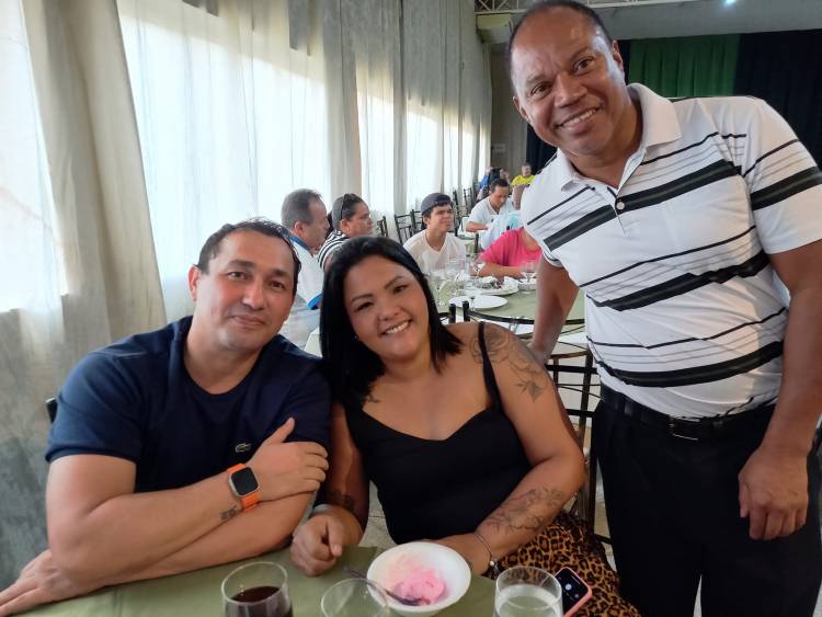 Dr. Ruy Costa e Luciana Pedroso comemoram  Bodas de Rosa – 17 anos de casados