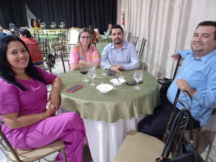Dr. Ruy Costa e Luciana Pedroso comemoram  Bodas de Rosa – 17 anos de casados