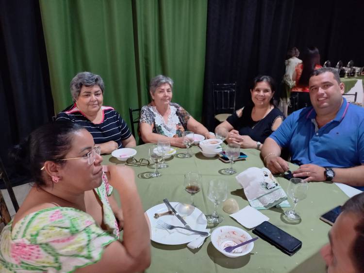 Dr. Ruy Costa e Luciana Pedroso comemoram  Bodas de Rosa – 17 anos de casados