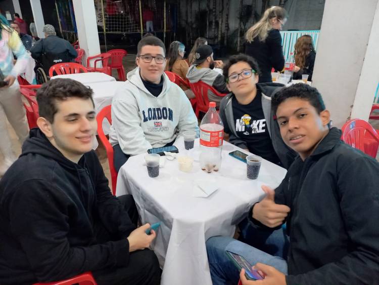 Rafinha ganha festa " MINECRAFT” no aniversário de 09 anos 