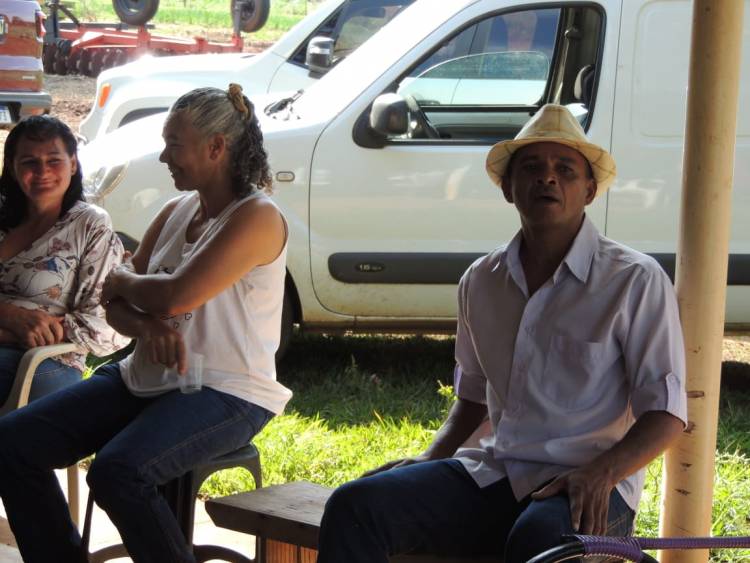 Os pré-candidatos do PSTU à Prefeitura de Três Lagoas, Professor Vitor, e à Câmara Municipal, Rinaldo Prassa e Marli, visitam Assentamento 20 de Março,