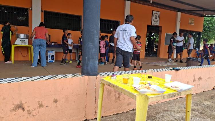Festa do Dia das Crianças agita Clube Escolinha Recanto do Galo em Três Lagoas MS