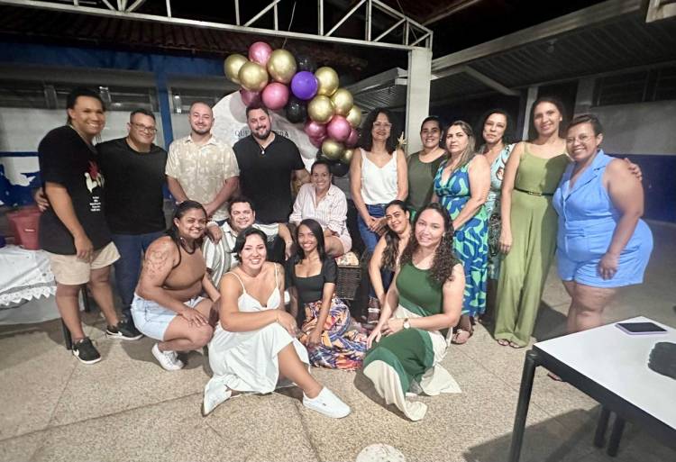 Escola municipal Parque São Carlos realiza cerimônias de formatura para estudantes