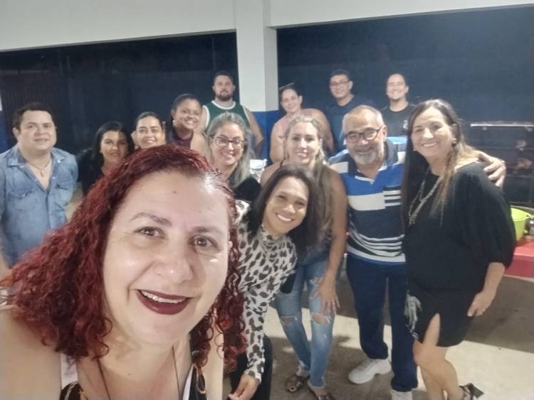 Escola municipal Parque São Carlos realiza cerimônias de formatura para estudantes