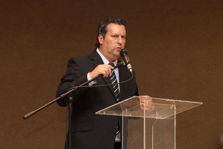 Dr. Cassiano Maia toma posse e faz discurso impactante ressaltando a fidelidade com o desenvolvimento de Três Lagoas