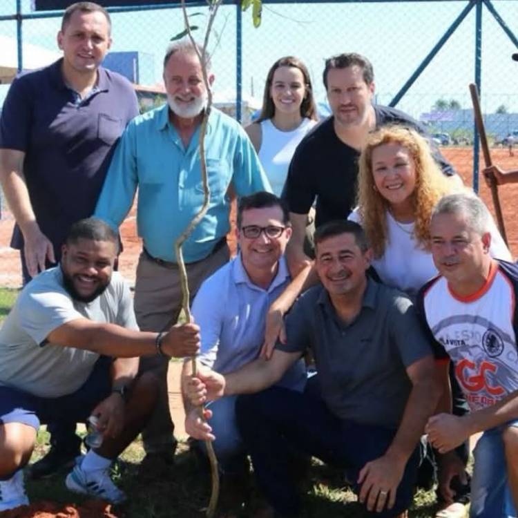  Prefeito Dr. Cassiano Maia,  inaugura  campo de futebol no bairro Bela Vista da Lagoa