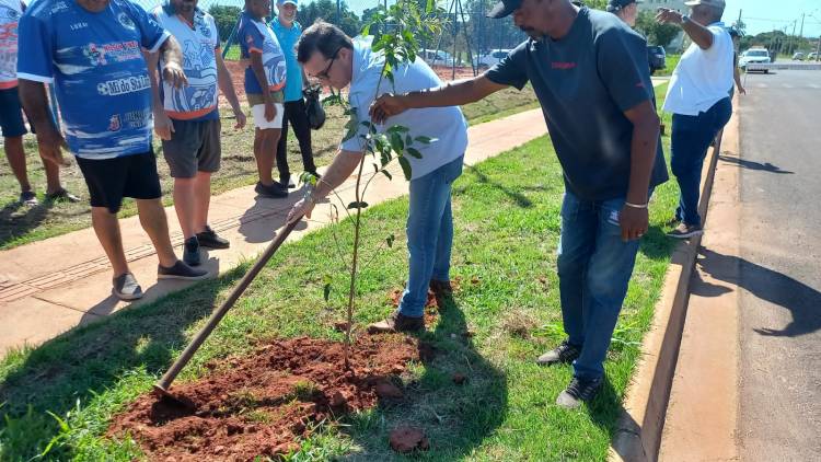  Prefeito Dr. Cassiano Maia,  inaugura  campo de futebol no bairro Bela Vista da Lagoa