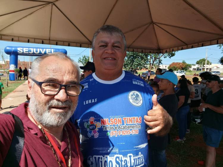  Prefeito Dr. Cassiano Maia,  inaugura  campo de futebol no bairro Bela Vista da Lagoa