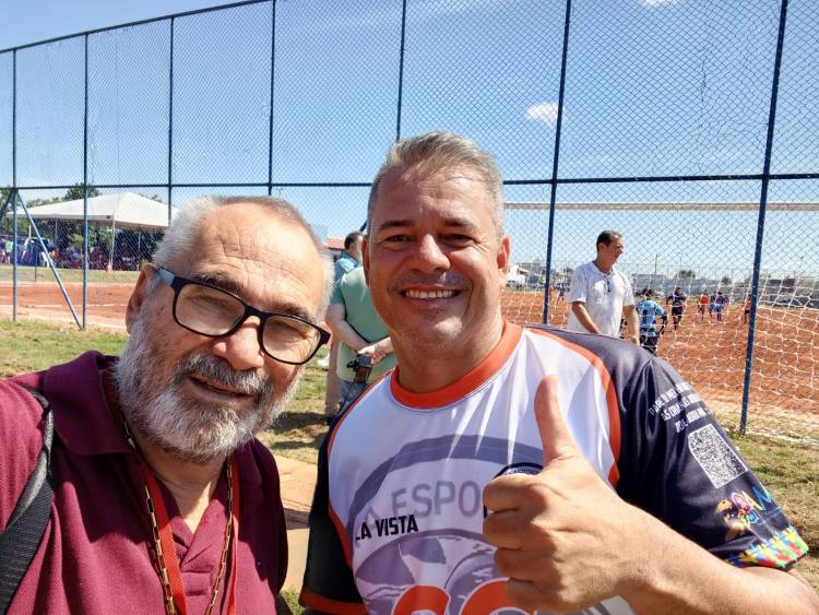  Prefeito Dr. Cassiano Maia,  inaugura  campo de futebol no bairro Bela Vista da Lagoa