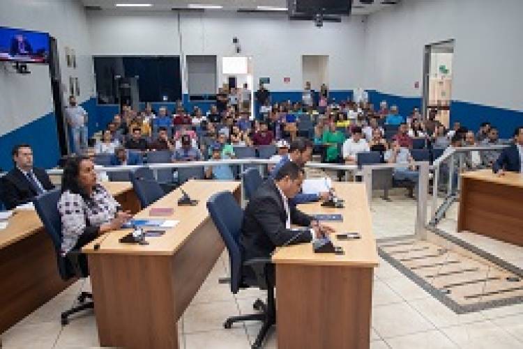 Vereadores autorizam repasse para Carna Três 2025 e audiência pública sobre feminicídio