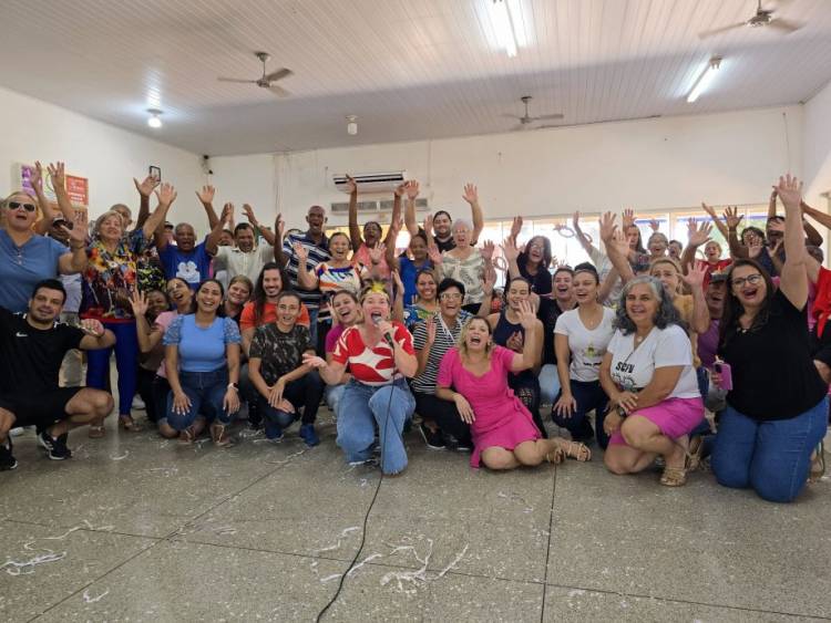 Vice-prefeita e Primeira-dama celebram Carnaval com Idosos no Serviço “Tia Nega”