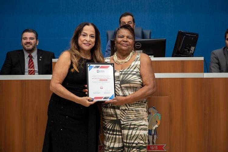 Diploma de excelência é outorgado a onze artesãs do município