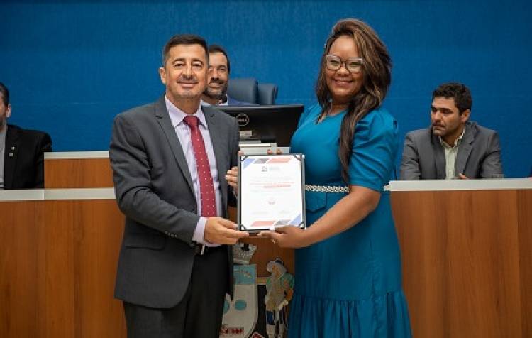 Diploma de excelência é outorgado a onze artesãs do município