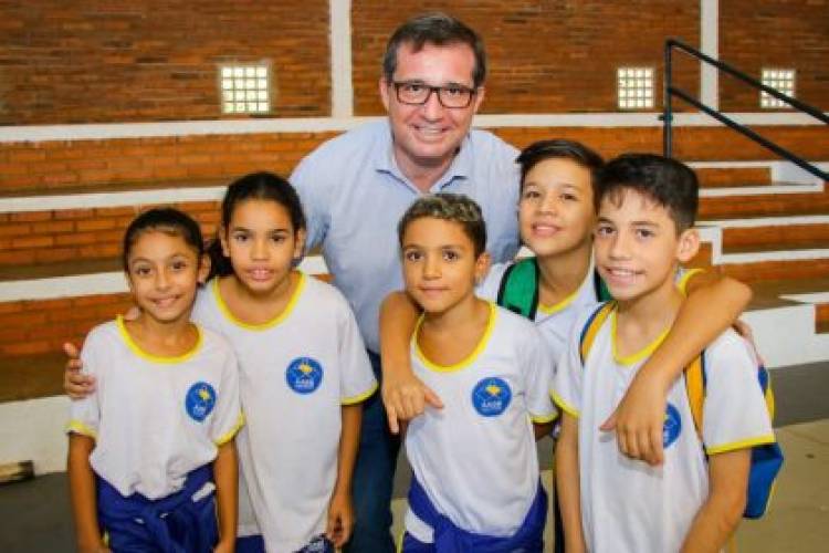 Cerca de 450 crianças retornaram às atividades na AABB comunidade na manhã de hoje (07)