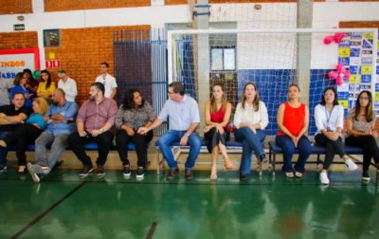 Cerca de 450 crianças retornaram às atividades na AABB comunidade na manhã de hoje (07)