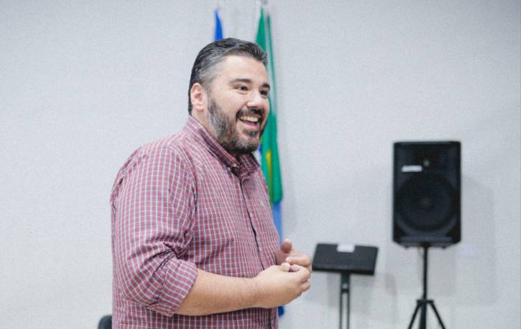Presidente da Câmara participa de reunião na SEMEC para apresentar novos projetos da Escola do Legislativo